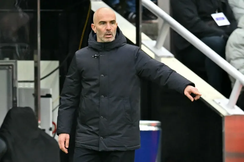 كيف تسببت رغبة خلافة بيب غوارديولا في الإطاحة بمدرب البلوز؟