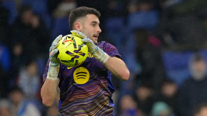 فك شفرة الديربي بدهاء.. ما الذي فعله خوان غارسيا في مرمى برشلونة؟ (فيديو)