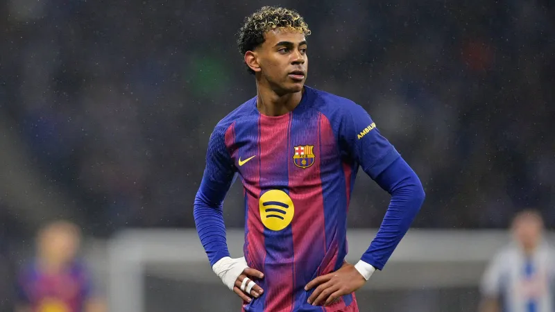 فيروس مفاجئ يبعد لامين يامال عن مران برشلونة