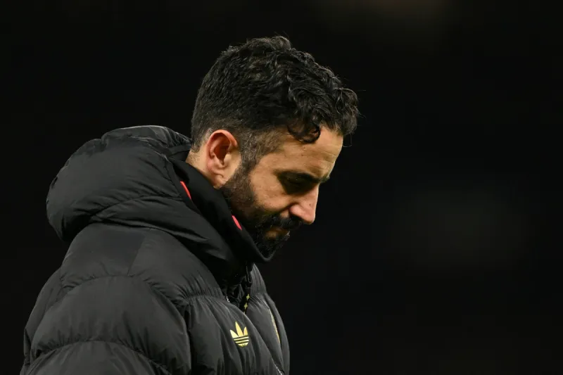 بعد 14 شهرًا..  مانشستر يونايتد ينهى عهد أموريم بتكلفة باهظة