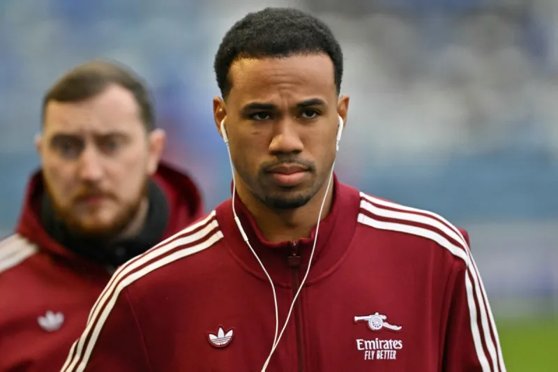 ثنائي أرسنال يبرزان بقائمة الشراكات الدفاعية في البريميرليغ بعد تجاوز تيري وكارفاليو