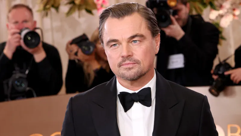 جانب مرح مخفي لدي كابريو.. سر تفاعله الطريف في جولدن غلوب 2026؟ (فيديو)