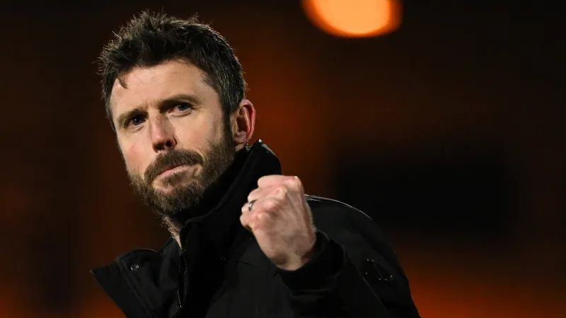 ساعة بـ355 ألف دولار على معصم مدرب يونايتد.. تعرف على تفاصيلها الفاخرة