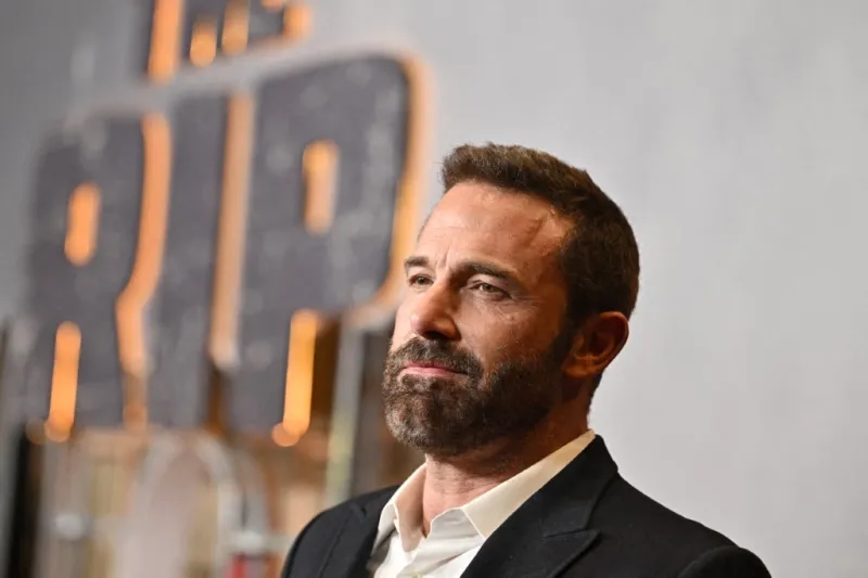 بن أفليك يتحدى الخمسين بجسد "باتمان".. ما سر عضلاته الفولاذية؟