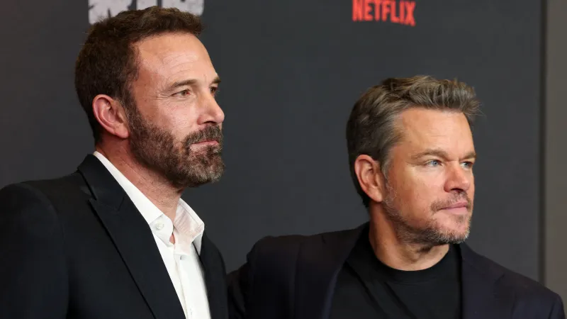 بن أفليك ومات ديمون يكشفان أسرار صداقتهما الممتدة 45 عامًا