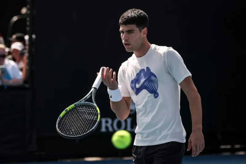 بدعم فيدرر.. ألكاراز يسعى لإنجاز تاريخي في بطولة أستراليا المفتوحة