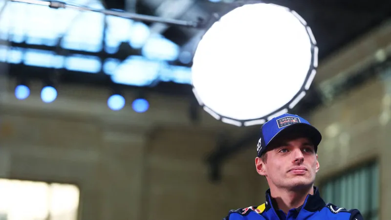 ماكس فيرستابن في صدارة الجدل بعد رد صديقته على انتقادات فارق العمر