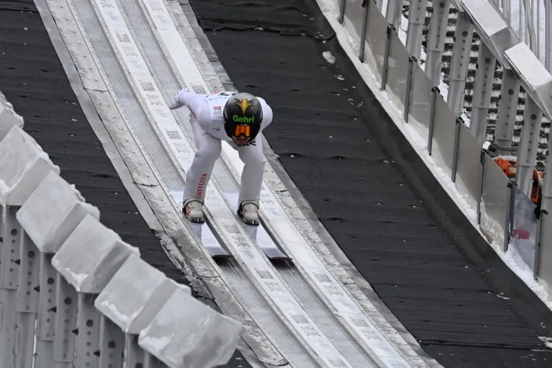 أزمة أخلاقية تلاحق رياضة القفز التزلجي.. حيل غريبة للتلاعب بمقاسات البدلات