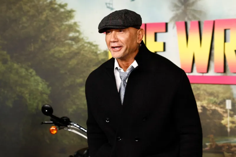 ماذا فعل باتيستا لنقل كلابه الـ4 بين كاليفورنيا وفلوريدا؟ (فيديو)