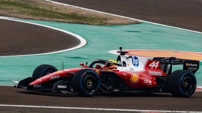 فيراري تكشف عن طلاء سيارتها للفورمولا 1 لعام 2026