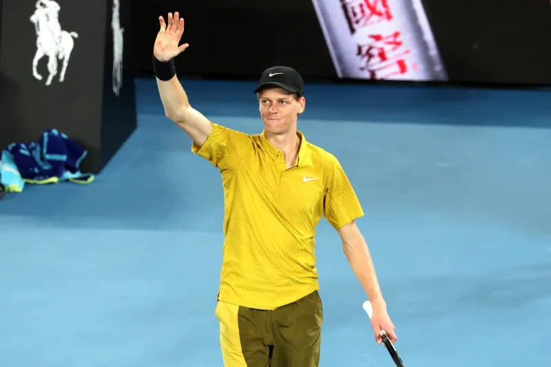 الحرارة الشديدة توقف اللعب في بطولة أستراليا المفتوحة وسينر يُجبر على التوقف (فيديو)