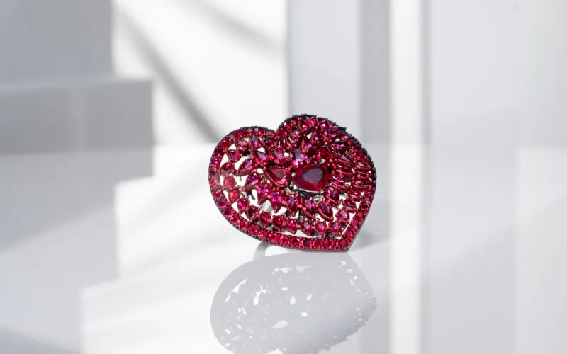 شوبارد تطلق مجموعة Red Carpet جديدة في مهرجان كان 78 بعنوان "عالم كارولين"