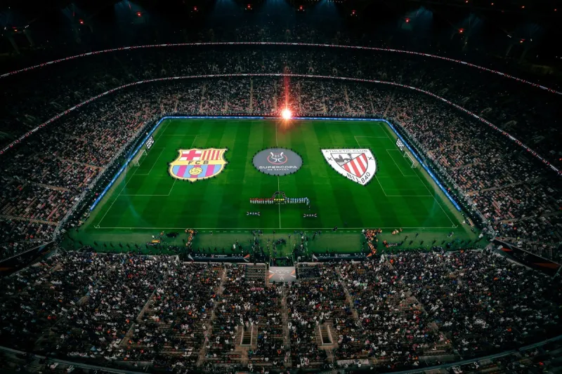 جدة تشهد صراع الأبطال: برشلونة يواجه ريال مدريد في نهائي السوبر الإسباني