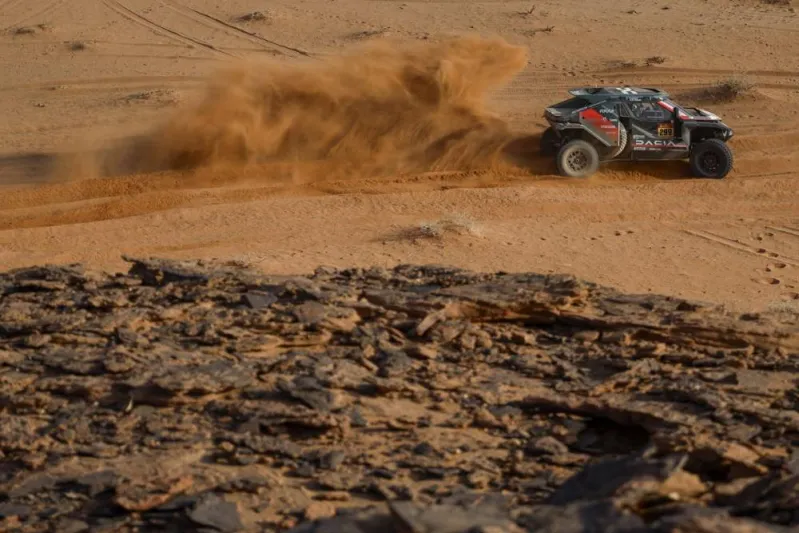 من حقق أسرع زمن في المرحلة السادسة لرالي داكار السعودية؟ (فيديو)