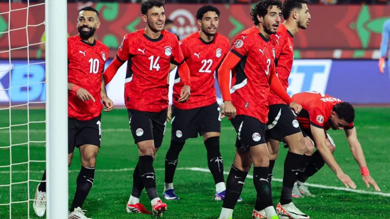 كابوس البطاقات يطارد نجوم كأس أمم إفريقيا.. "إنذار واحد" يحرم 20 لاعباً من النهائي!