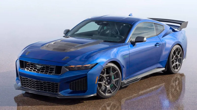 موستانج دارك هورس SC تتوهج بمحرك V8 من طراز GTD