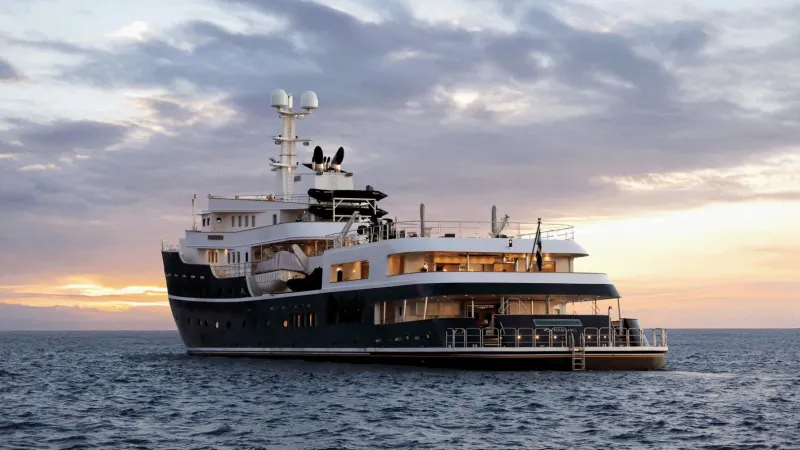 من كاسحة جليد إلى سوبر يخت فاخر.. ما قصة AQUA LARES؟ (فيديو)