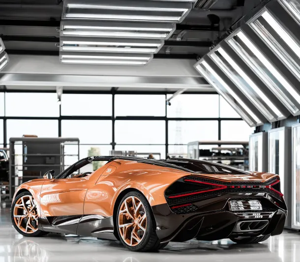 بوغاتي ميسترال تحتفي بآخر ظهور لمحرك W16 الأسطوري (فيديو)