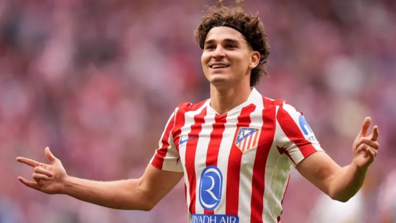 عرض سعودي قياسي قد يفتح الباب أمام رحيل ألفاريز عن أتلتيكو مدريد