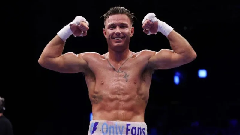 مفاجأة في حلبة بريزبين.. انسحاب خصم ليام بارو يثير الجدل قبل القتال