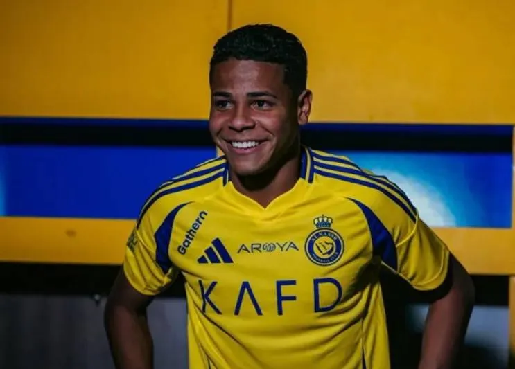 ويسلي يحذف صوره مع النصر بعد الفوز على الشباب.. ما القصة؟