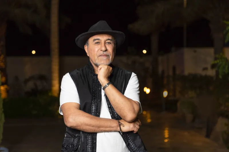 خيوط النّخبة: خمسة مصممين يشكّلون وجه الموضة السعوديّة المعاصرة