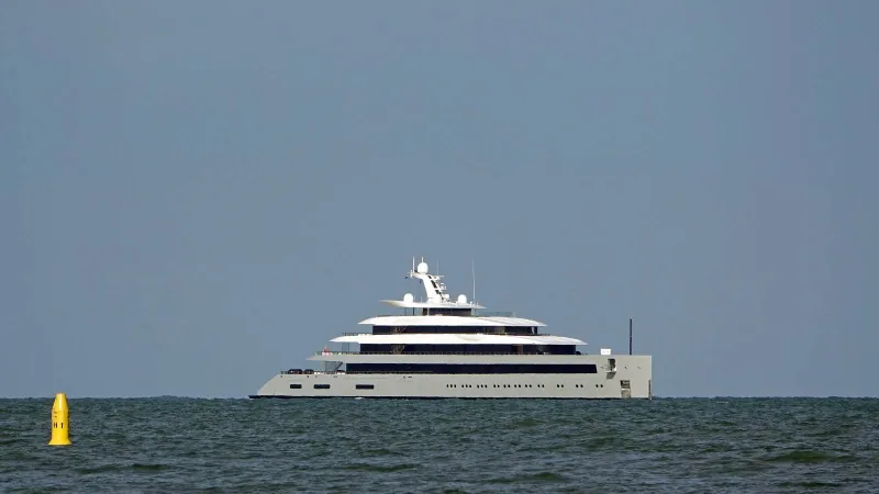 "شروق القمر" للبيع: مؤسس واتساب يعرض يخته الفاخر مقابل 380 مليون دولار