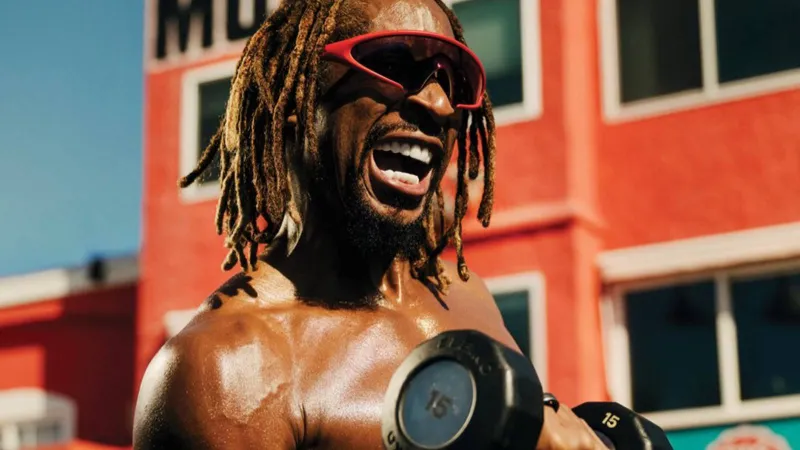 صيام وتأمل وحديد.. كيف أعاد مطرب الراب العالمي ليل جون بناء جسده وعقله؟ (فيديو)