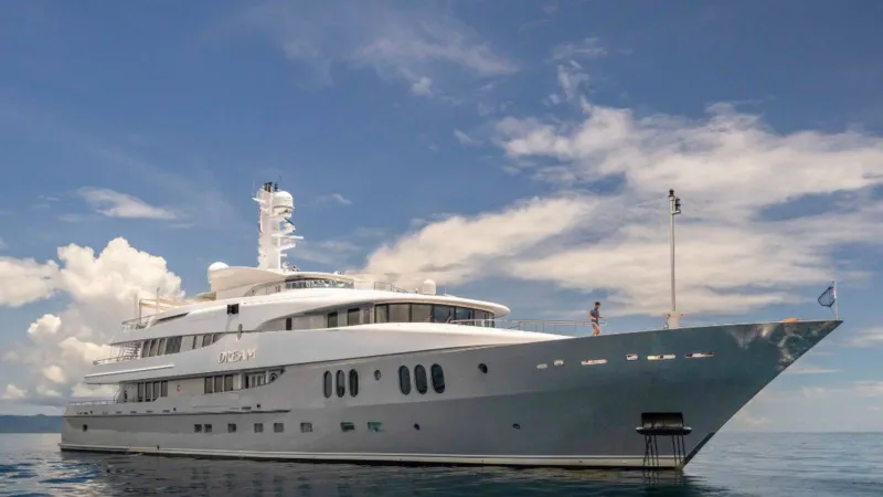 يخت "Dream" يبحث عن مالك ثالث بسعر مغرٍ بعد تخفيضه.. كم يبلغ؟