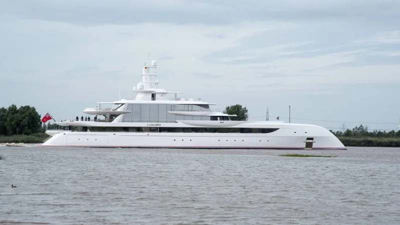 تعرّف على يخت هيرب تشامبرز.. قصر عائم هذا سعره (فيديو)