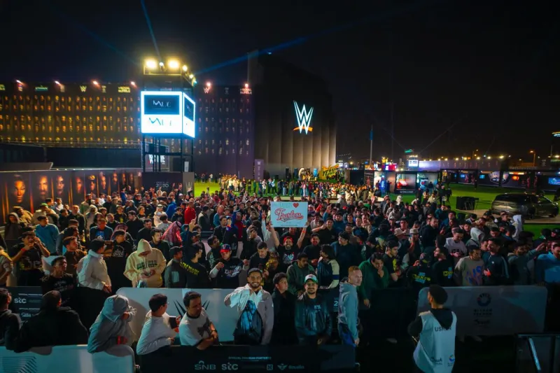 مواجهات مصارعة "سماك داون" تشعل أجواء موسم الرياض