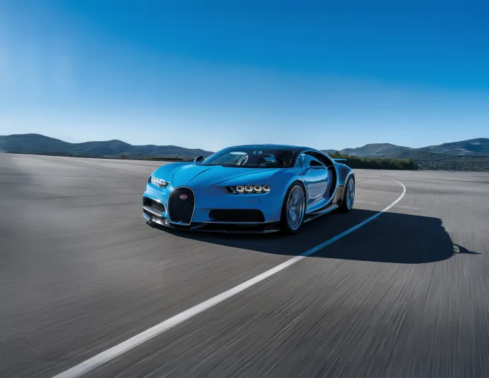 175 ألف كيلومتر.. "بوغاتي شيرون" تكسر أسطورة "سيارة المرآب"