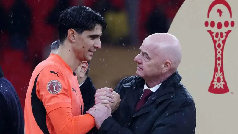 لقطة لن تُنسى.. بكاء ياسين بونو عقب خسارة كأس أفريقيا (فيديو)