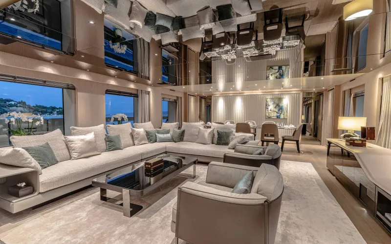 يخت Kinda الفاخر يخطف الأنظار بتصميمه.. كم يكلف امتلاكه؟