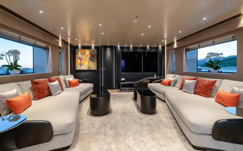 يخت Kinda الفاخر يخطف الأنظار بتصميمه.. كم يكلف امتلاكه؟