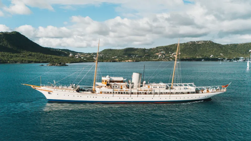 بعد 95 عامًا .. يخت ناهلين يعود إلى الواجهة