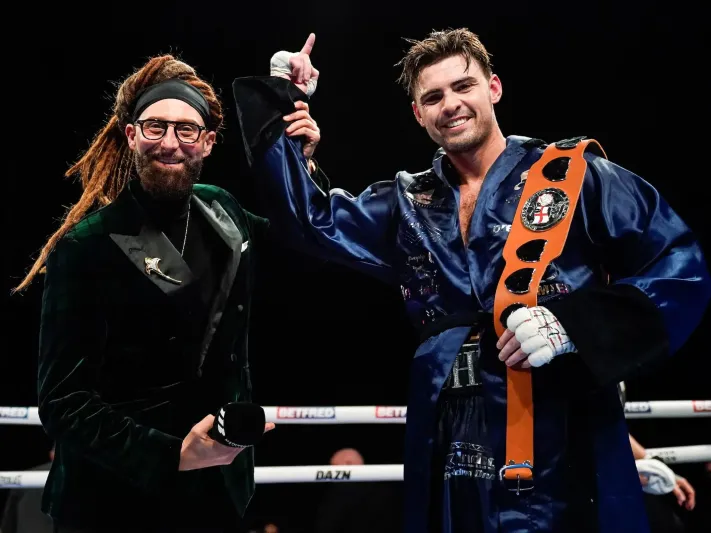 «ماتش روم» تتحرك بقوة: مبلغ كبير على الطاولة لمواجهة هيدجز وبراون (فيديو)