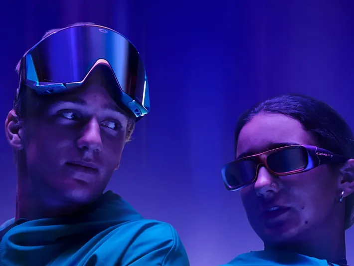 مجموعة Oakley AURA.. ابتكار يعيد تعريف أزياء الرياضات الشتوية