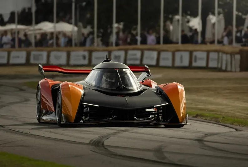 "ماكلارين سولوس جي تي".. تعرّف على مواصفات السيارة المستوحاة من "لعبة افتراضية"