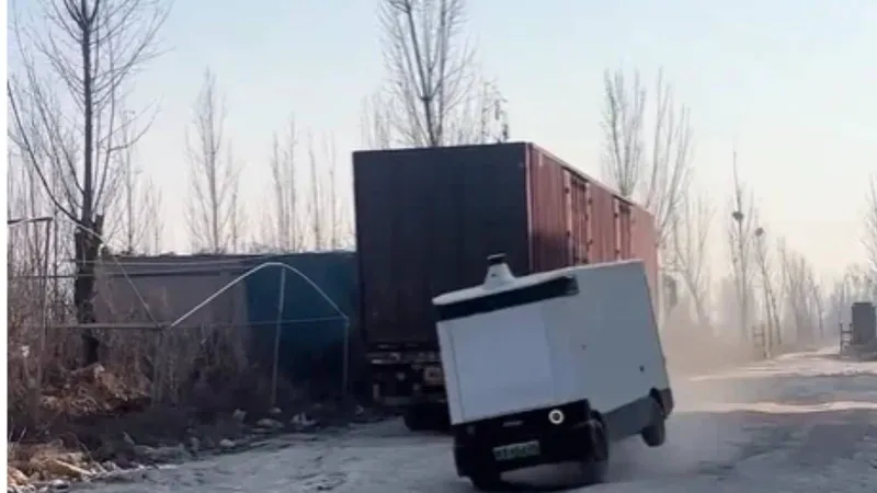 سيارات التوصيل الذاتية تثير الجدل في الصين بعد تصرفات غير متوقعة (فيديو)