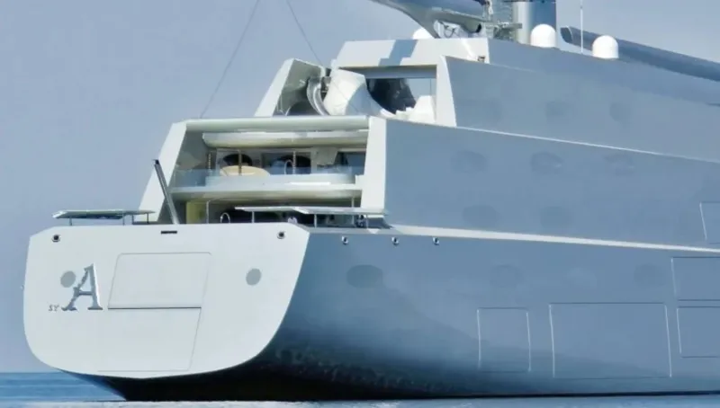 رمز للفخامة بلا مالك: يخت Sailing Yacht A في ترييستي.. رمز حضري باهظ التكلفة (فيديو)