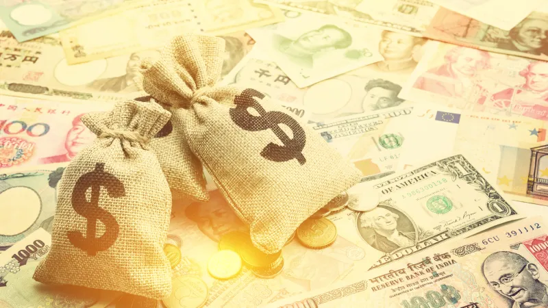 أسعار العملات مقابل الريال السعودي اليوم الاثنين 5 يناير 2026