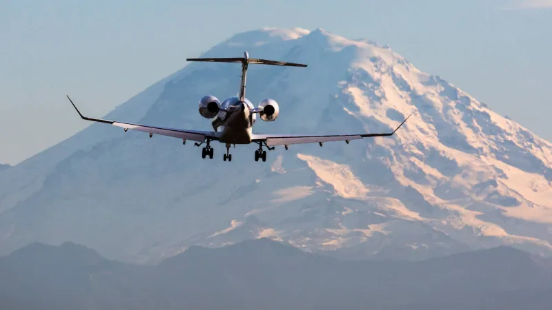 سبب مفاجئ يضطر طيارًا لإلغاء الهبوط في مطار إسطنبول.. ما القصّة؟