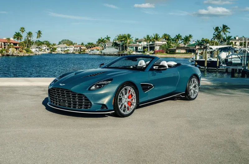 Vanquish Volante Wave Edition من أستون مارتن: تصميم فريد وسرعة مذهلة بمزاد خيري