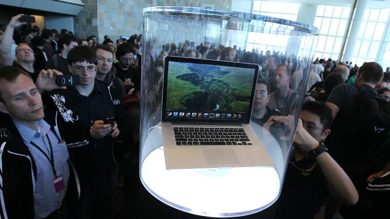 شاشة لمس وتقنية جديدة في الطريق.. ما الذي تخبئه آبل في ماك بوك برو؟