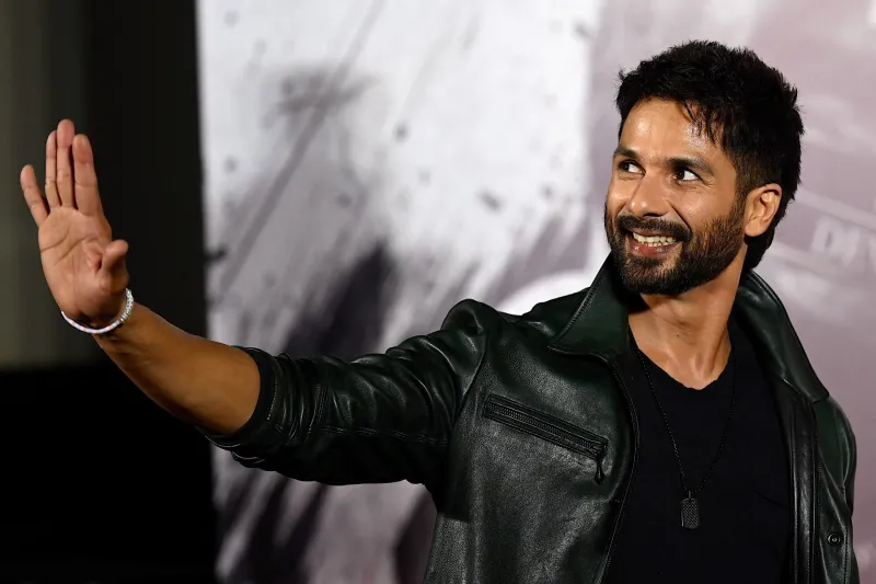 في عيد ميلاده الـ45.. كم تبلغ ثروة شاهد كابور؟