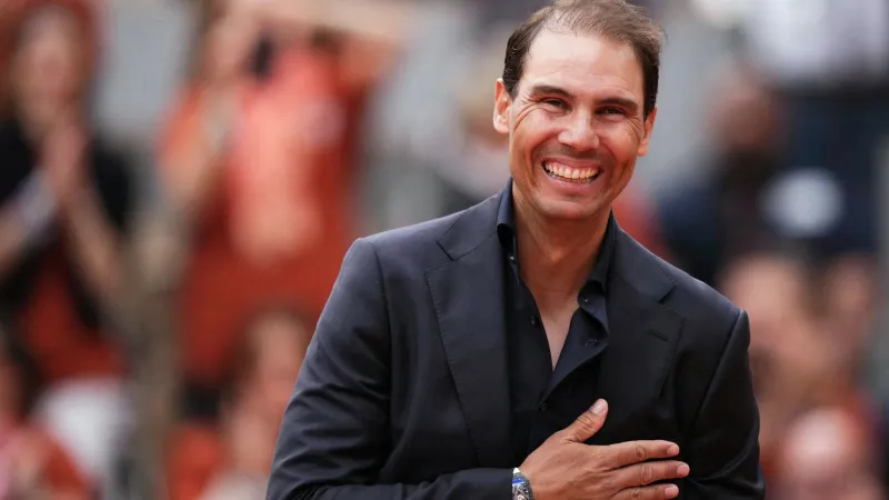 بعد وداع التنس: نادال يفاجئ جمهوره ويستعيد شغفه بالتزلج بعد غياب طويل