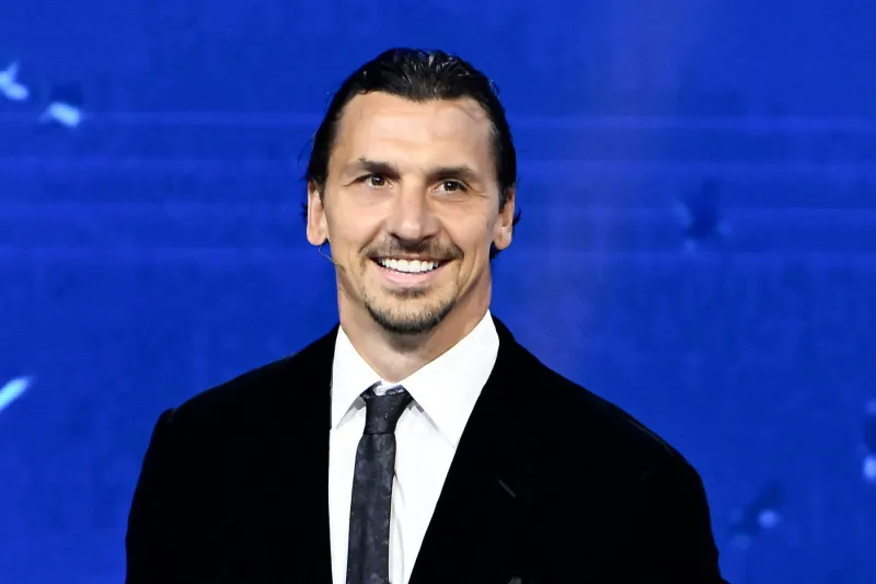 زلاتان إبراهيموفيتش يشارك متابعيه  لحظات حمله الشعلة الأولمبية في ميلانو (فيديو)