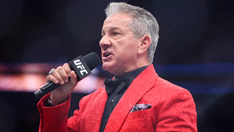 الأعلى دخلاً بين معلقَي UFC.. ما سر ثروة بروس بافر المتنامية؟