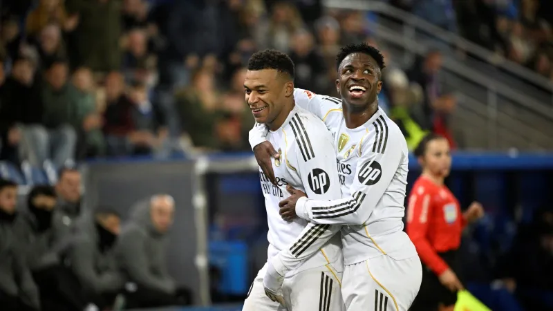 مطعم "61" السري.. مبابي وفينيسيوس يحوّلان تناغم المستطيل الأخضر إلى بيزنس 